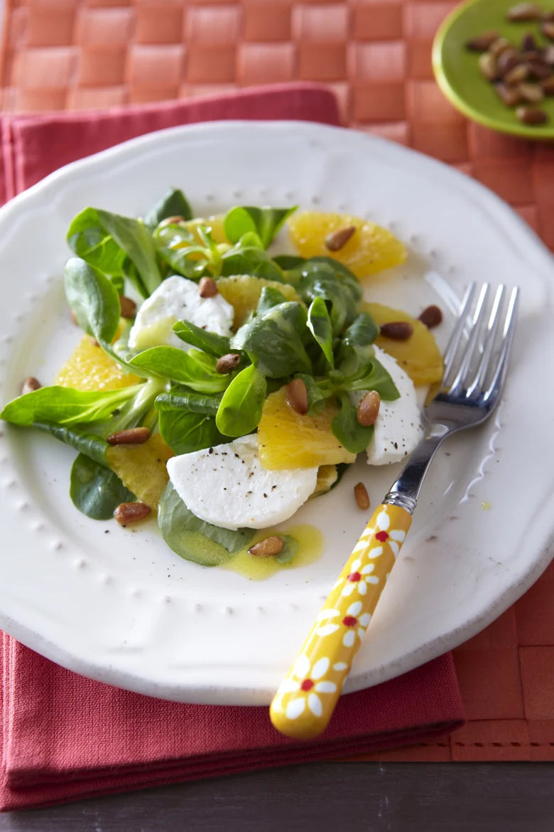 Recette de salade au chèvre frais, orange et pignons de pin | Daco Bello