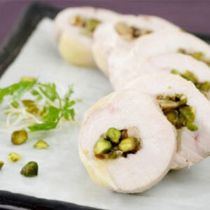 Recette de moelleux de volaille aux pistaches et aux noix | Daco Bello